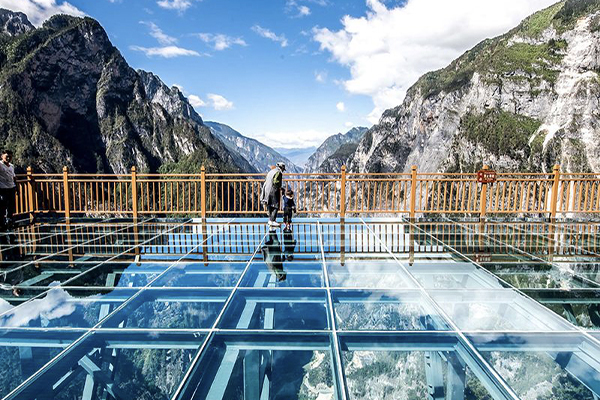 pvb glass Walkway