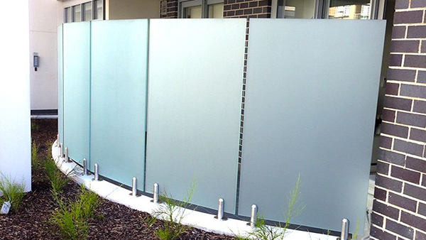 color pvb glass fence